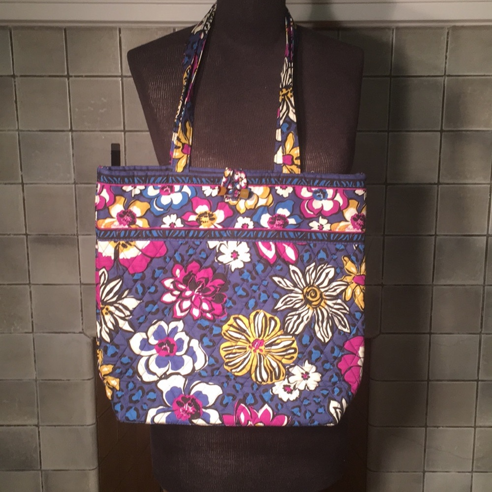 Vera Bradley Medium Tote in African Violet